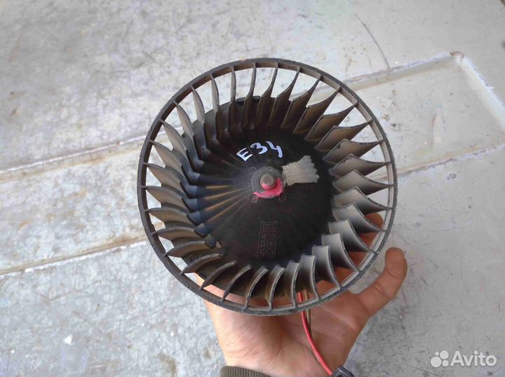 Моторчик отопителя Бмв е34