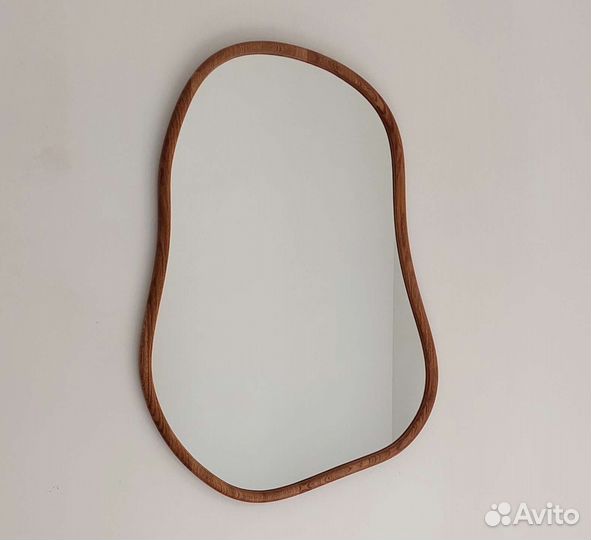 Зеркало настенное органической криволинейной формы