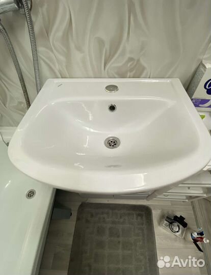 Тумба с раковиной для ванной