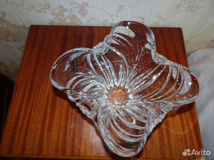 Хрустальная ваза