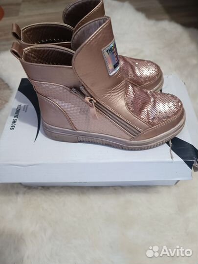 Ботинки на девочку