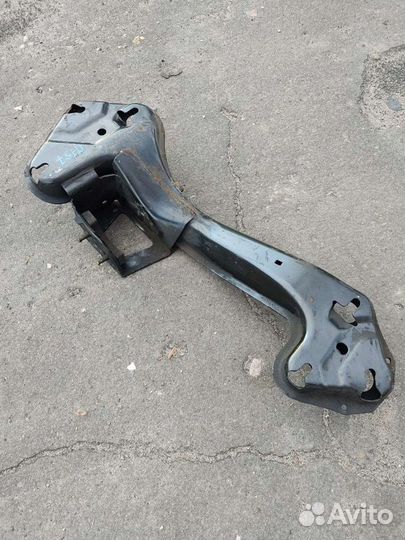 Опорная балка АКПП bmw x5 е53