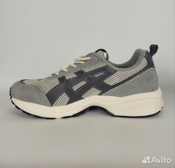 Кроссовки asics
