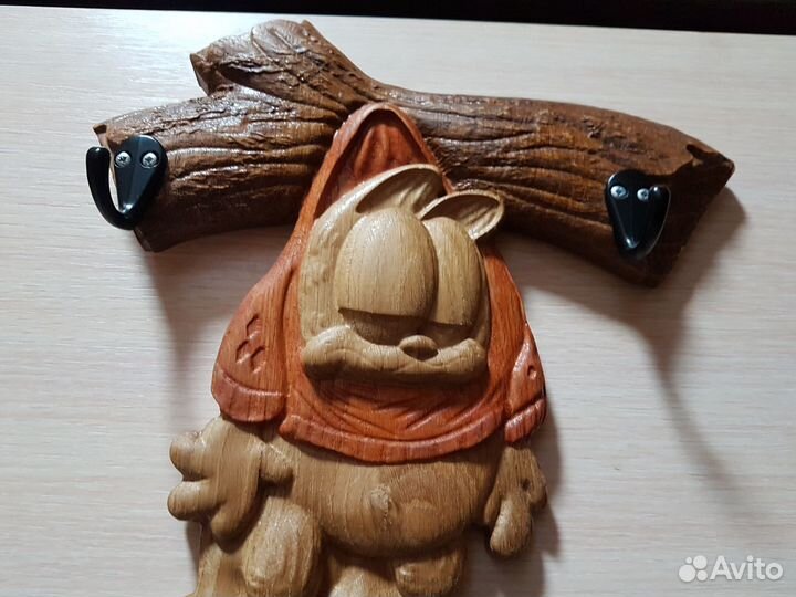 Вешалка настенная деревянная 