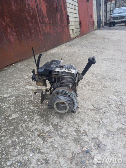 Двигатель снегоуборщика