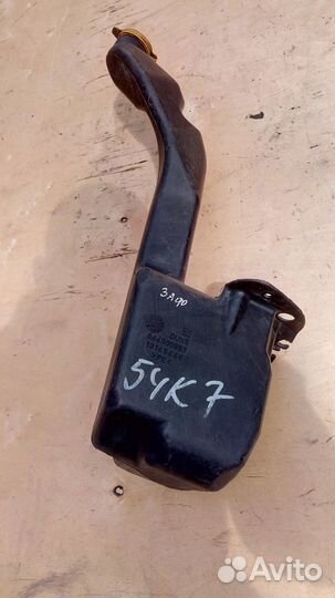 Бачок омывателя лобового стекла на Опель Зафира Б