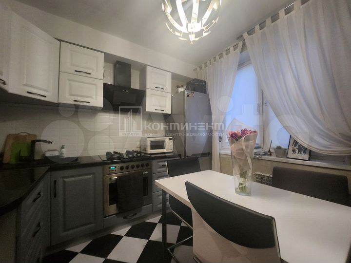 2-к. квартира, 56 м², 2/9 эт.