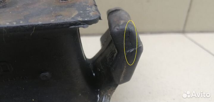 Опора двигателя левая Hi Lux 2015