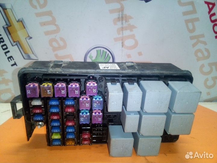 Блок предохранителей под капотом Лачетти