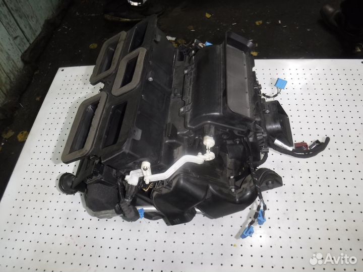 Корпус отопителя Audi A6 C6