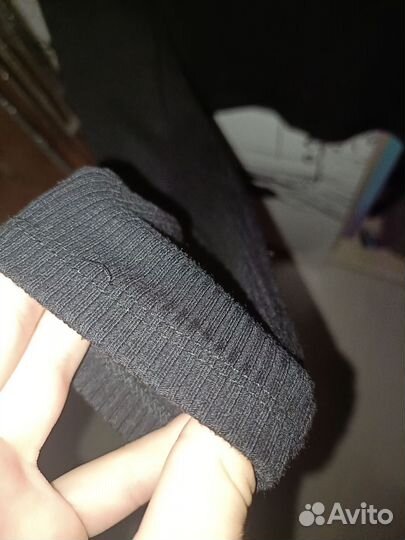 Лонглив, черный топ с длинным рукавами