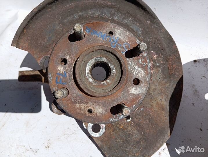 Кулак поворотный Mitsubishi Space Runner