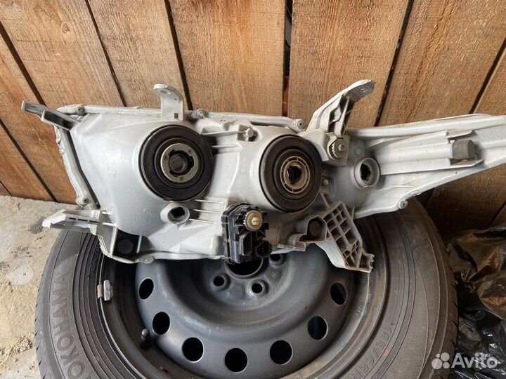 Фара toyota highlander