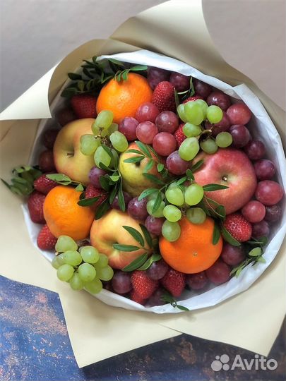 Фруктовый букет и корзина из фруктов Казань