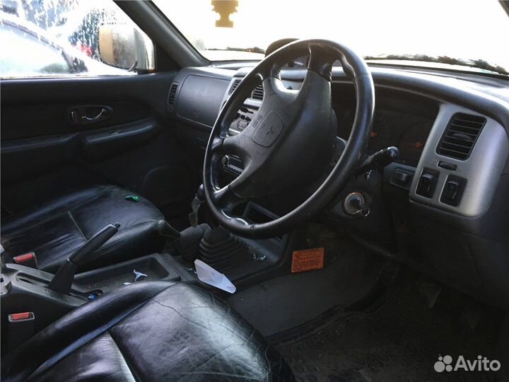 Разбор на запчасти Mitsubishi L200