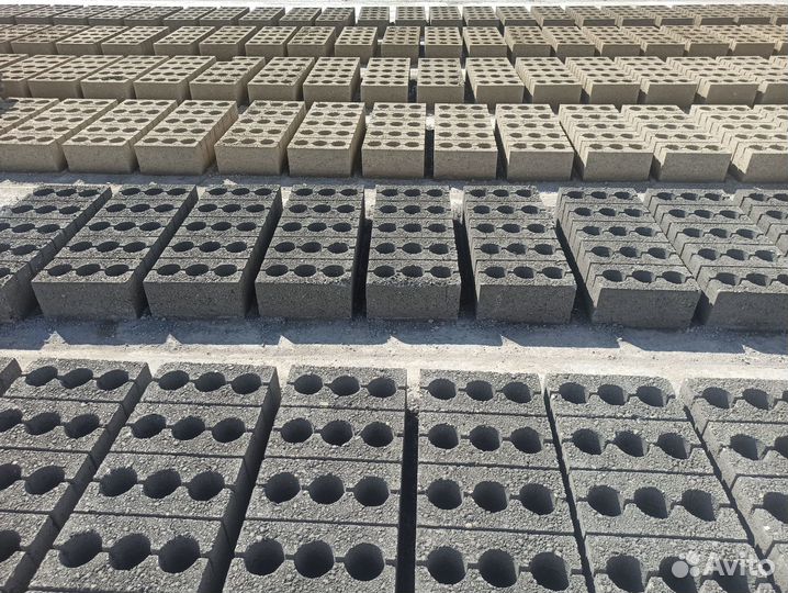 Блок строительный стеновой