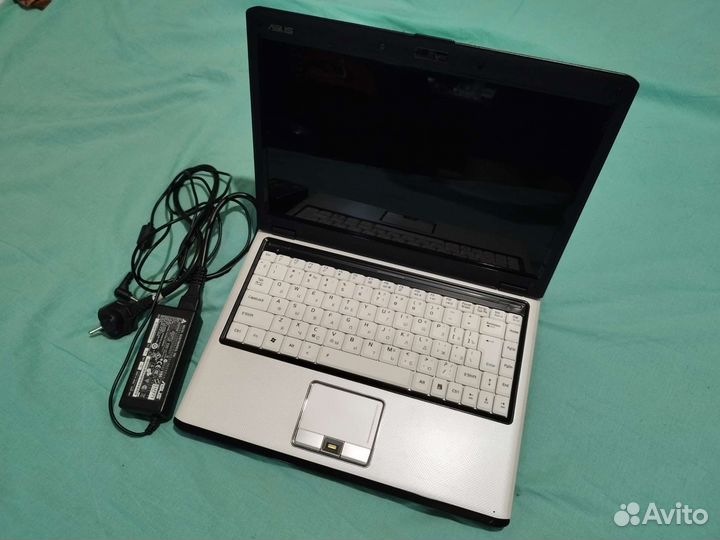 Ноутбук Asus F6E