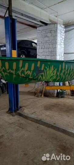 Пластиковая лодка