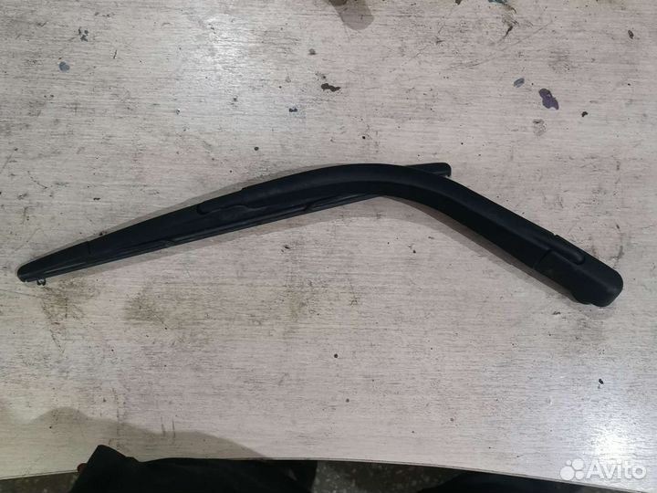 Поводок заднего дворника Ларгус