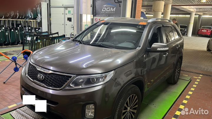 Лобовое стекло Kia Sorento 2 с обогревом (09-12)