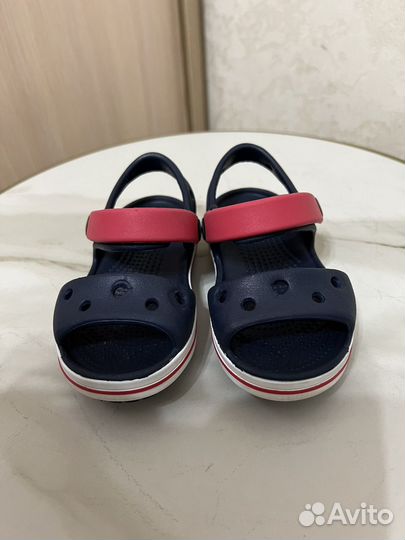 Сандалии crocs