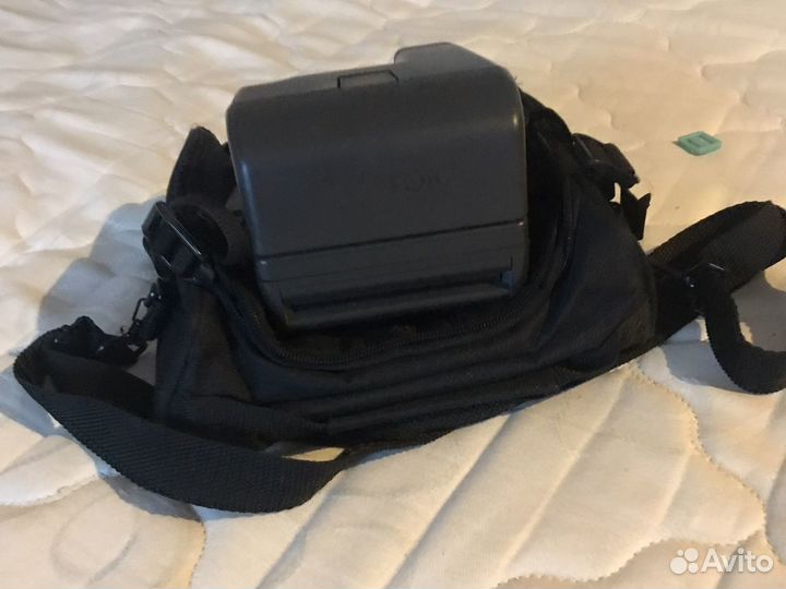 Фотоаппарат моментальный polaroid