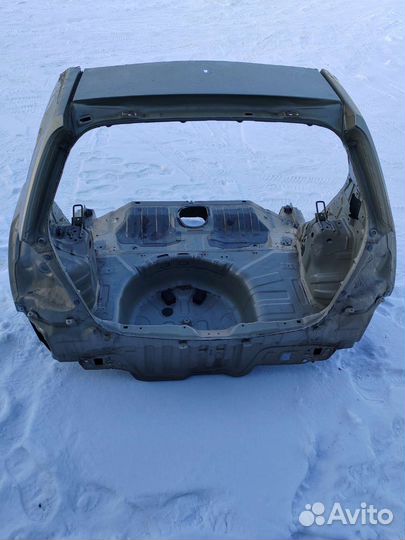 Задняя часть kia Rio 2 хетчбэк