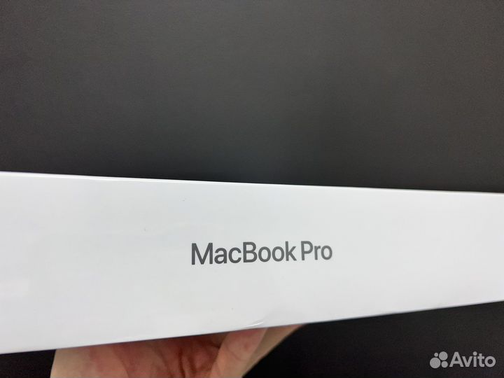Hoвый MacBook 13 Pro M2 8\256 +