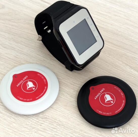 Кнопки вызова официанта и часы в ассортименте