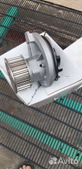 Продам помпу на опель омегу новую