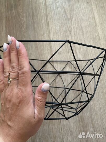 Фруктовница черная