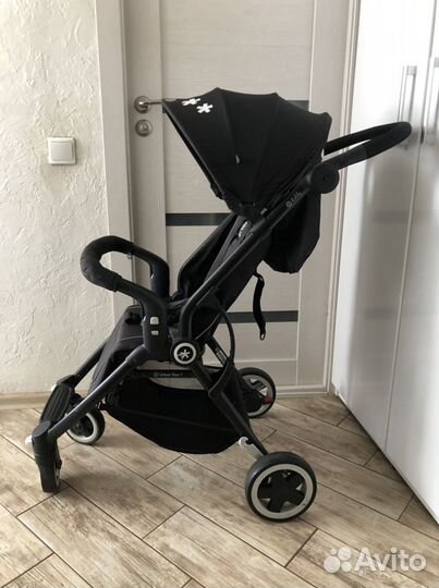 Прогулочная компактная коляска книжкой kiddy