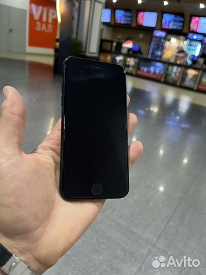 iPhone SE (2020), 64 ГБ