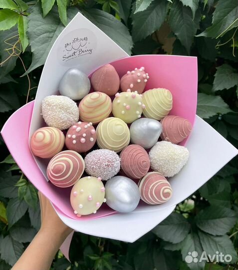 Съедобные букеты Sweet Berry Клубника в шоколаде