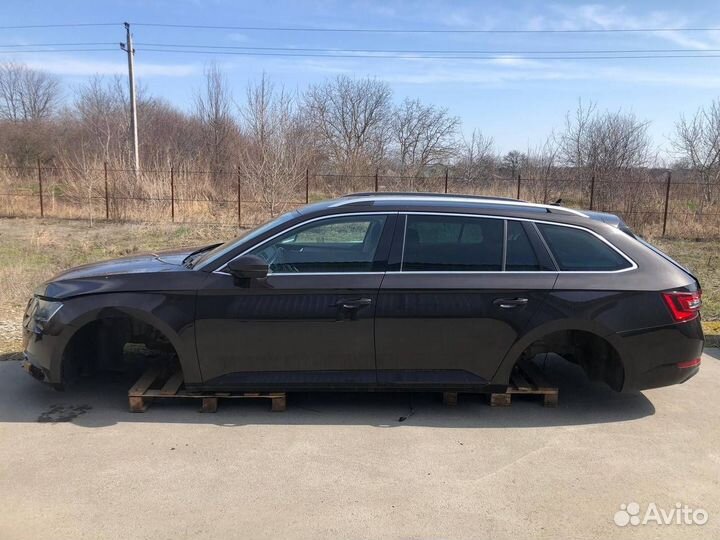 В разборе Skoda Superb 3 2016