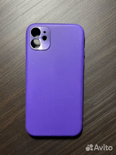 Чехлы на iPhone 11