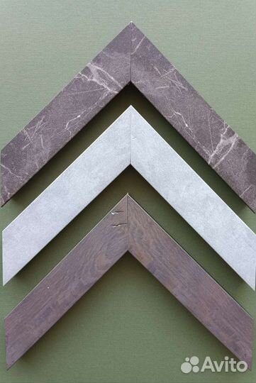 Зеркало в черной раме