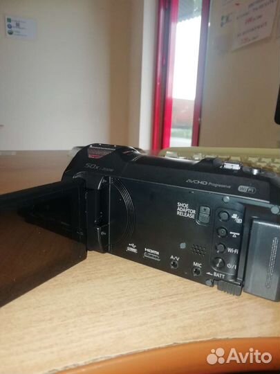 Видеокамера Panasonic HC-V750