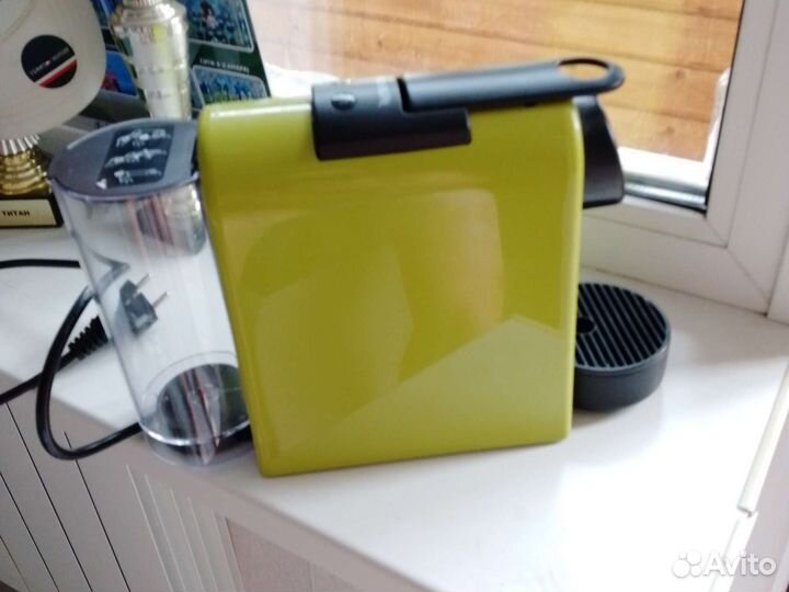 Капсульная кофемашина nespresso essenza mini green