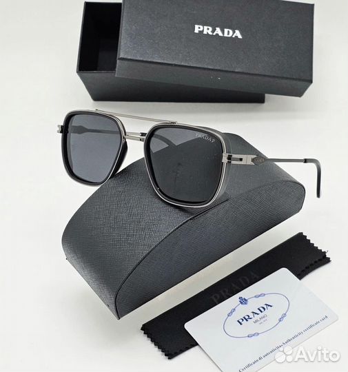 Очки Prada