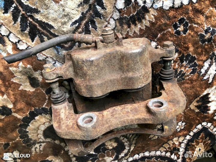 Суппорт на nissan serena PC24 SR20