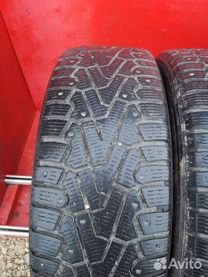 Pirelli Ice Zero 215/65 R17