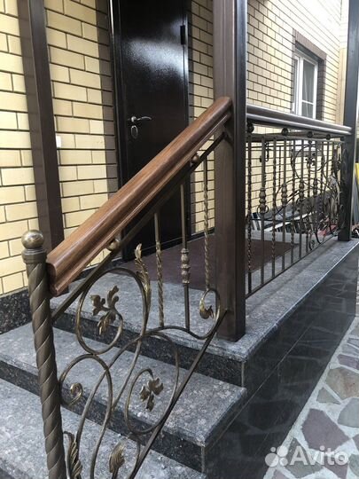 Мебель из массива, лестницы, интерьер