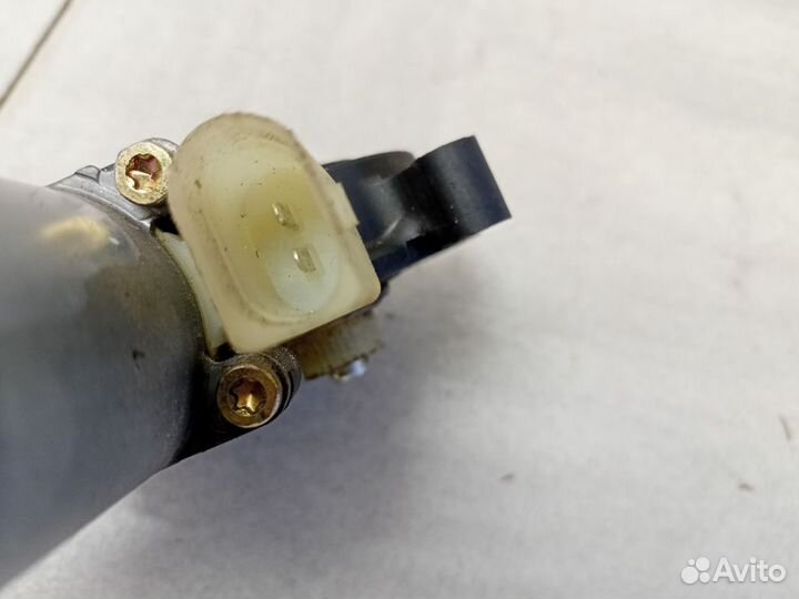 Моторчик заднего левого стеклоподъемника