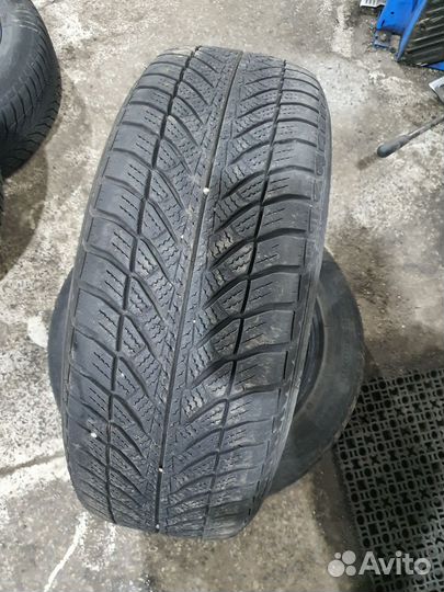 Goodyear UltraGrip Performance 2 205/60 R16 92H