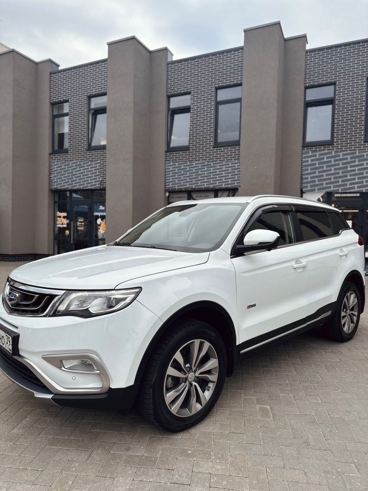 Geely Atlas: фото владельца