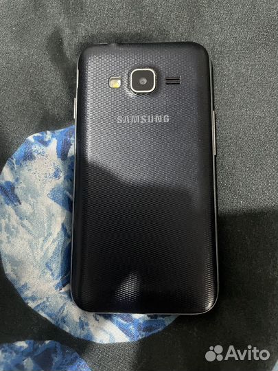 Samsung Galaxy J1 SM-J100F, 4 ГБ