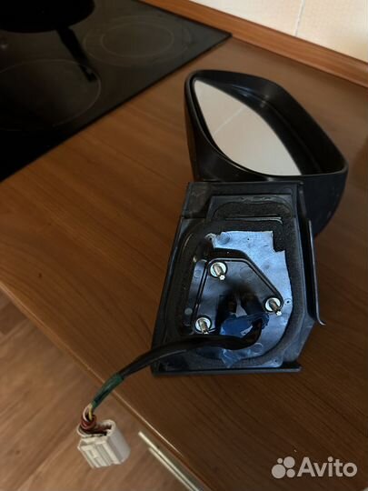 Зеркало левое на toyota Vitz 2010