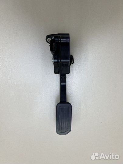 Педаль газа Toyota RAV4 (40)