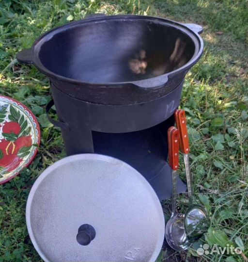 Казан чугунный 12 литров с печкой
